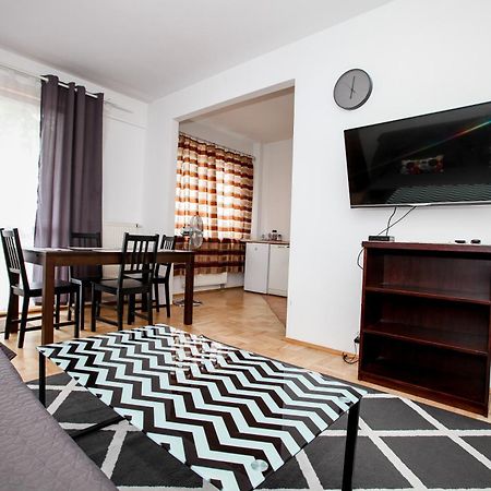 Green Kabaty Apartment 2 Варшава Экстерьер фото